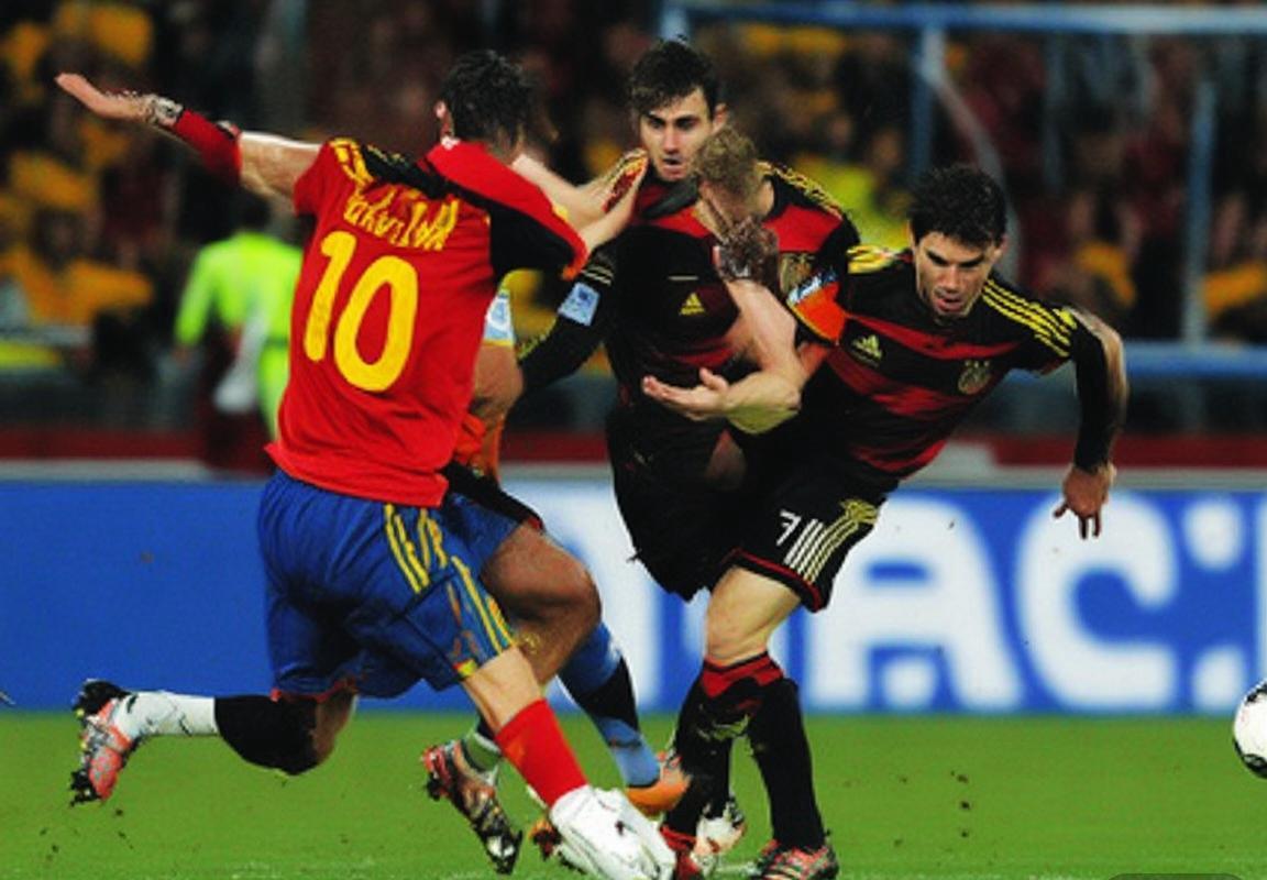 2010世界杯半决赛：西班牙逆转德国经典