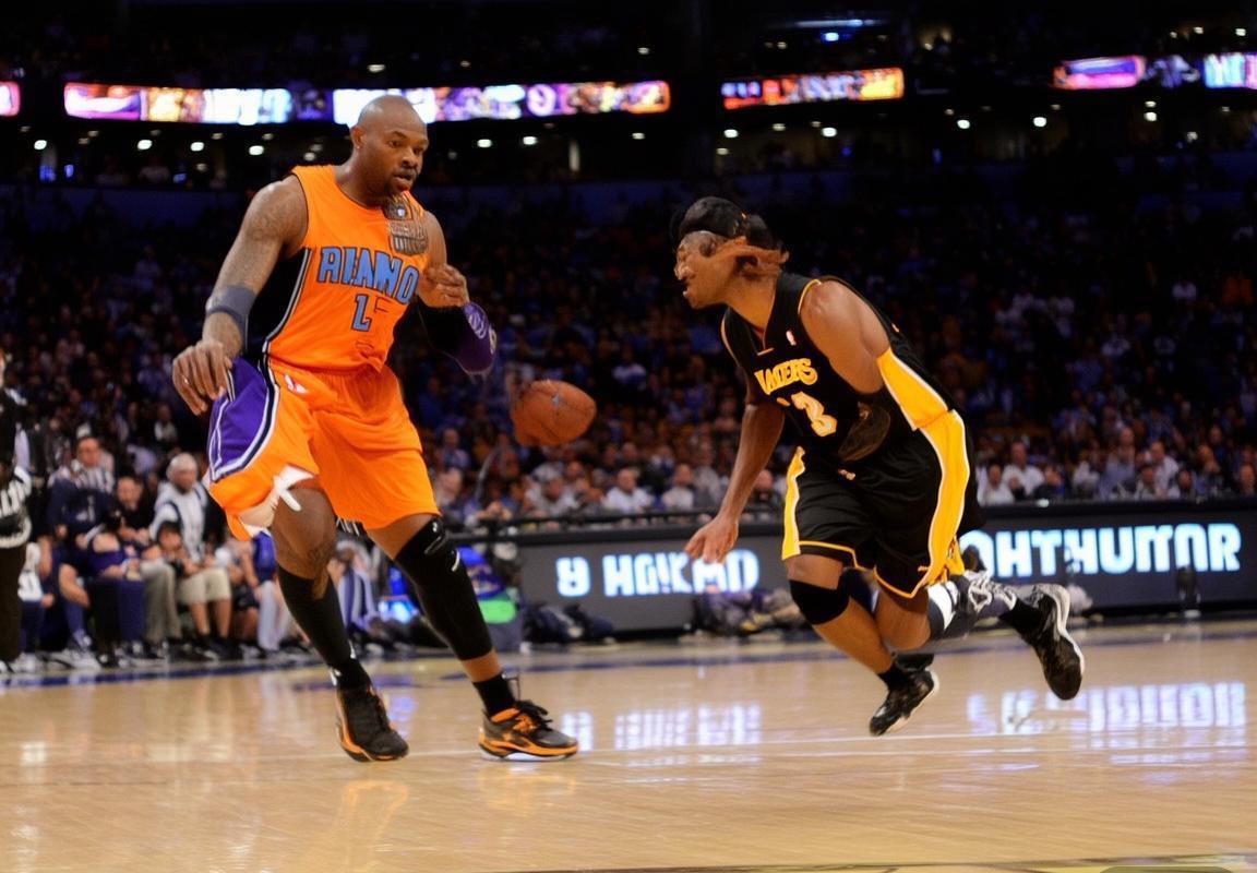 科比霍华德巅峰对决：湖人魔术经典之战回顾(图3)