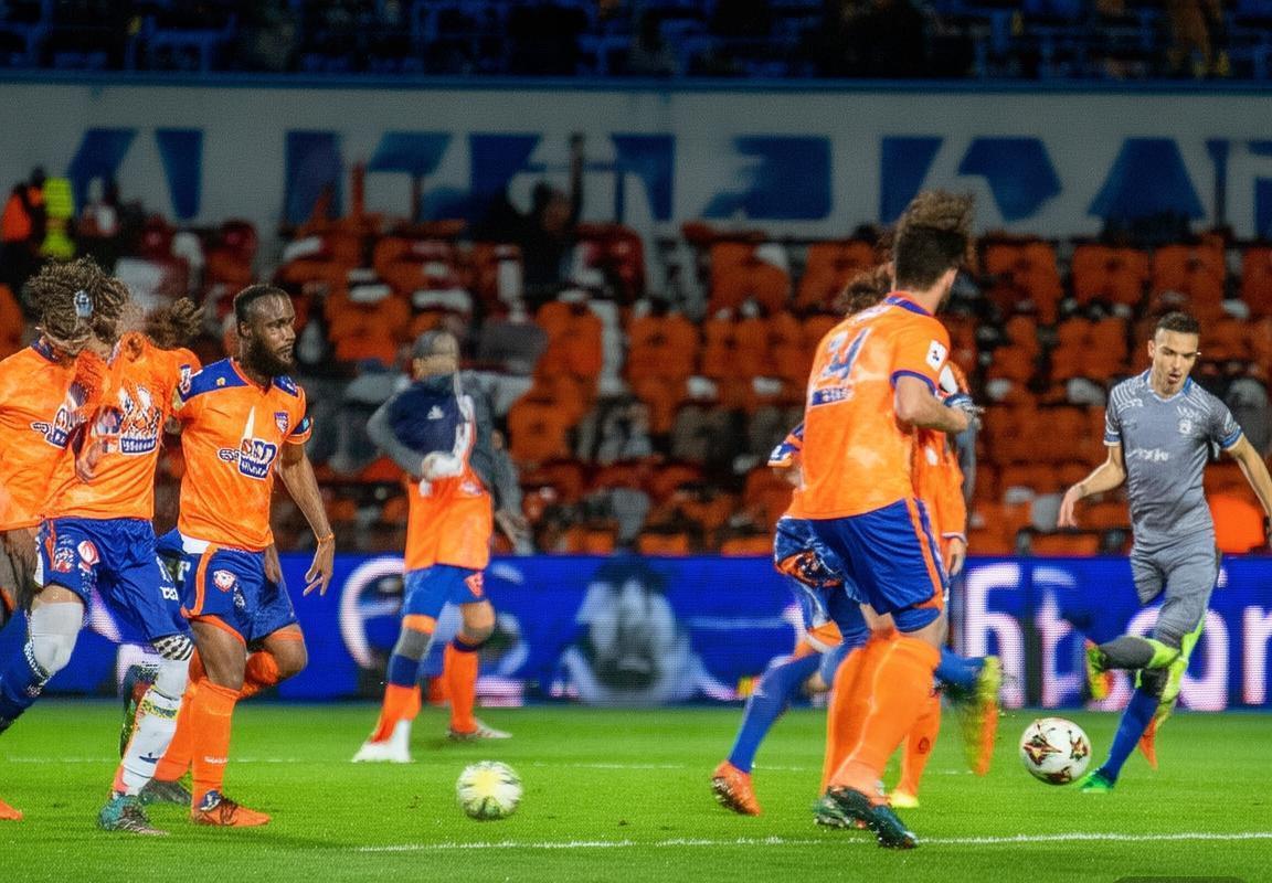 2019荷甲巅峰对决：阿尔克马尔VS海伦芬精彩回顾(图4)