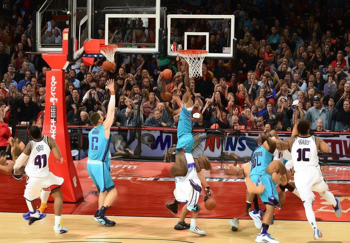 2016年NBA奇才黄蜂巅峰对决：战术与星光对决回顾